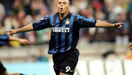 拉齐奥争议红牌引发赛后主帅激烈抗议