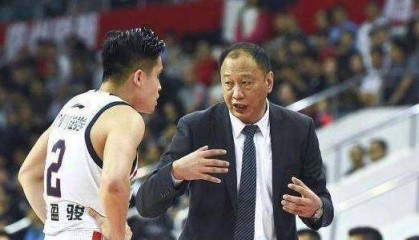 篮网主教练下课助教暂代帅位