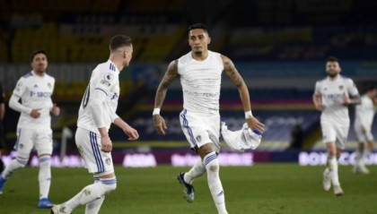 热刺防线送礼不断,利兹联逆转取胜终结五轮不胜