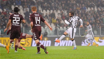 迪巴拉任意球制胜,罗马客场抢分成功