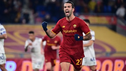 卡利亚里老将宝刀未老,三十米外世界波技惊四座