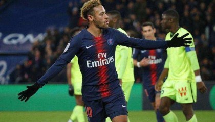 斯特拉斯堡黑马狂奔,爆冷击败传统豪强