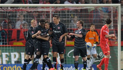 柏林联合防守固若金汤,德甲黑马延续不败神话